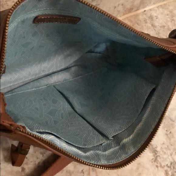 Crossbody - Picture 7 of 8